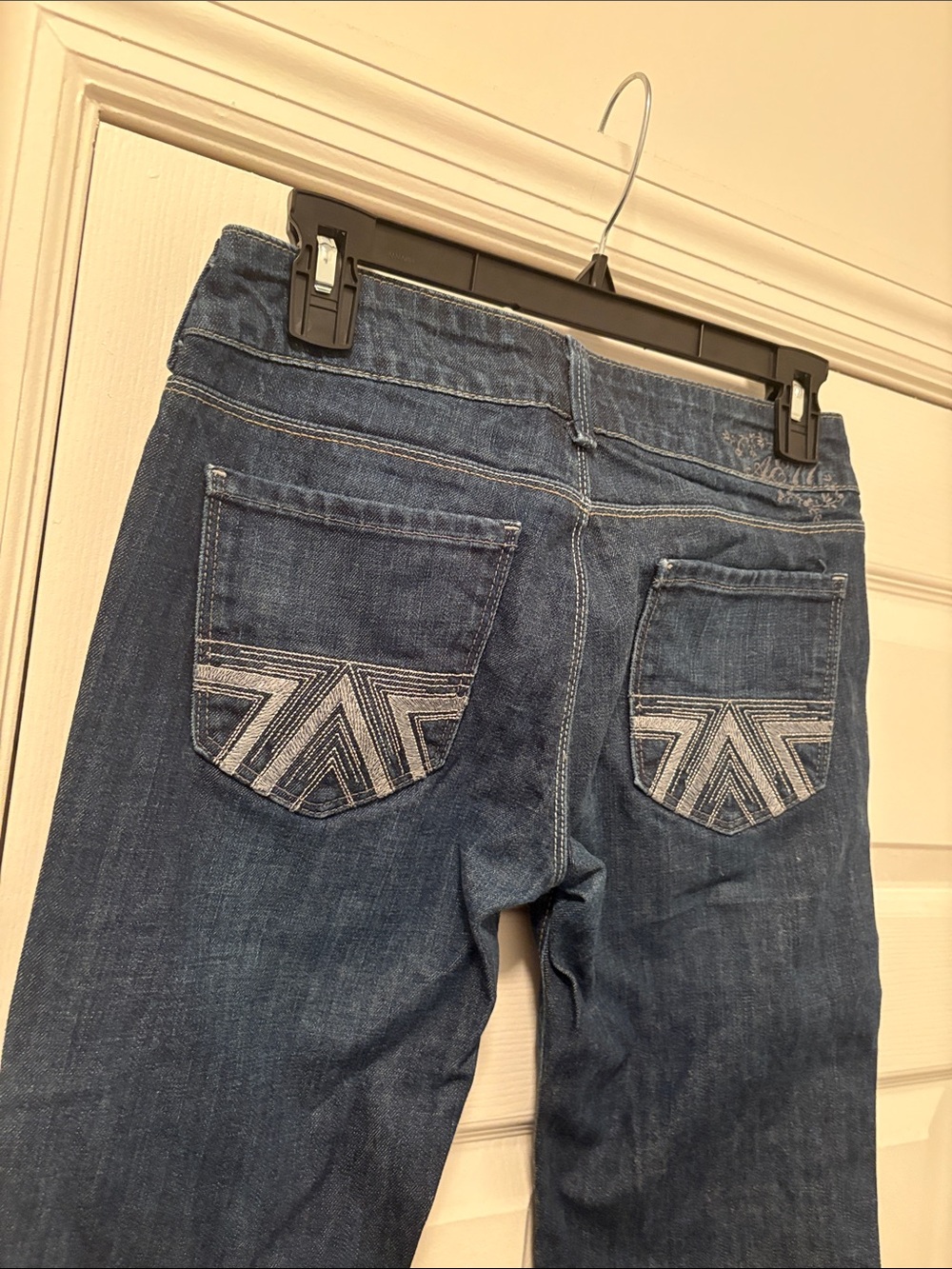 Y2K American Eagle Dark Wash Flare Jeans with Embroidered Back Pockets